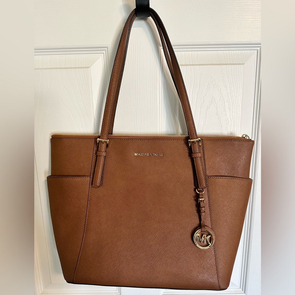 Michael Kors Jet Set Saffiano Leather Tote Bag